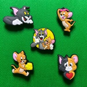 New Set of 5 Warner Brothers Tom and Jerry Croc Charm Collection Classic Cartoon